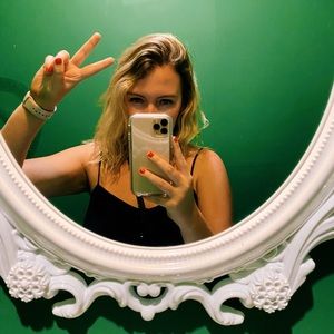 Meet your Posher, Leah